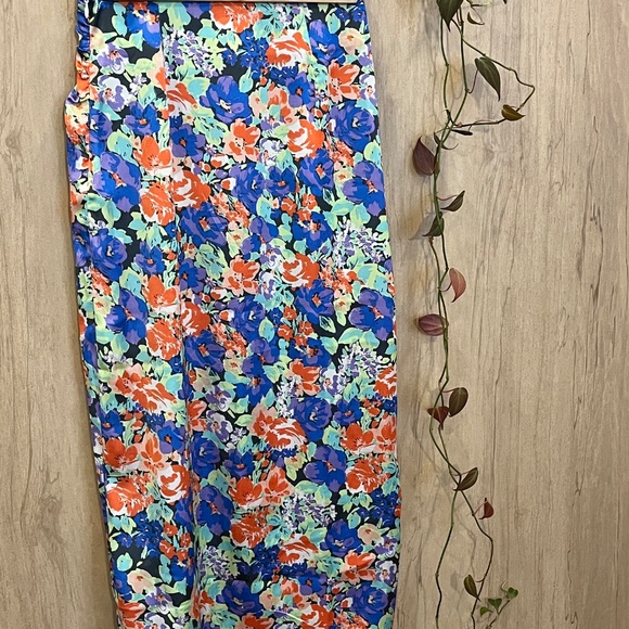 Colourful satin skirt - Picture 2 of 4